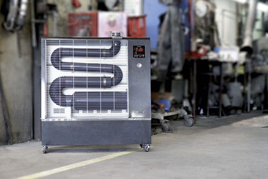 GARAGES & HOBBY SPACES